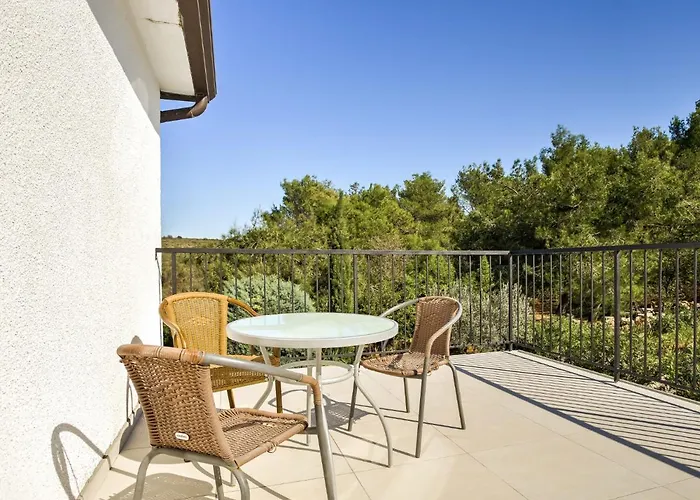 File-5 By Interhome *